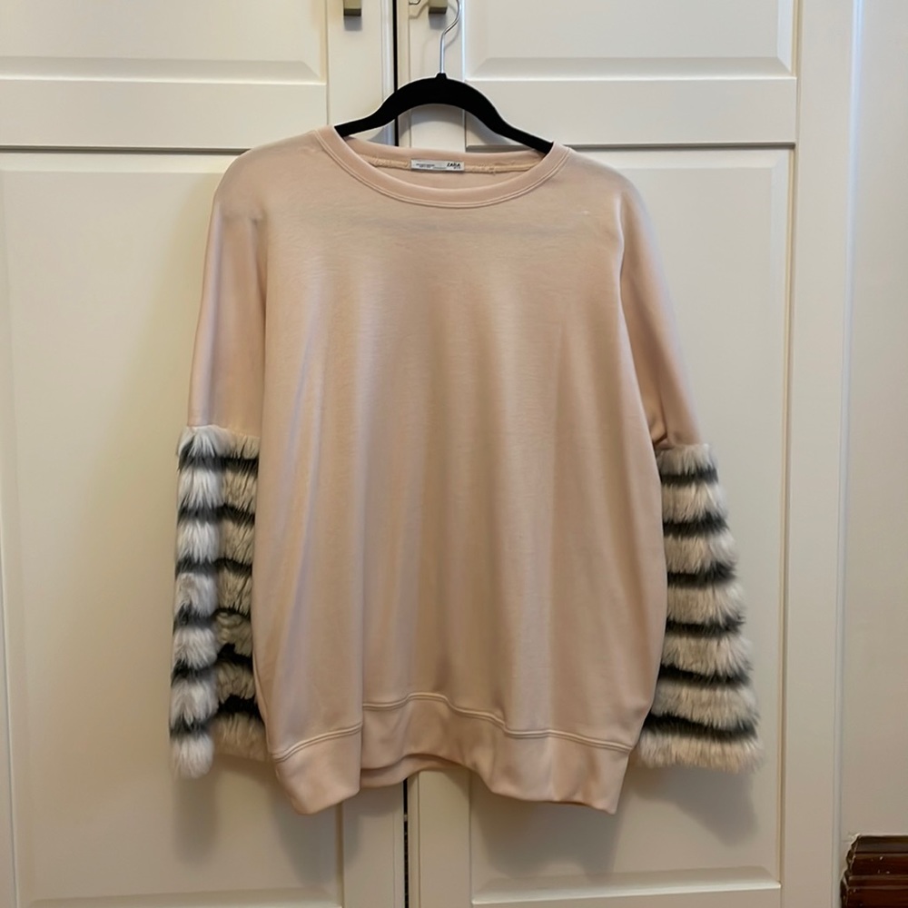 Zara Sweatshirt w/ Faux Fur Sleeves NWOT